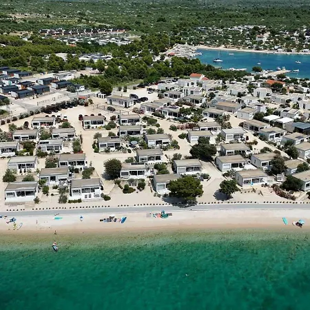 Beachvilla Haus 24 *