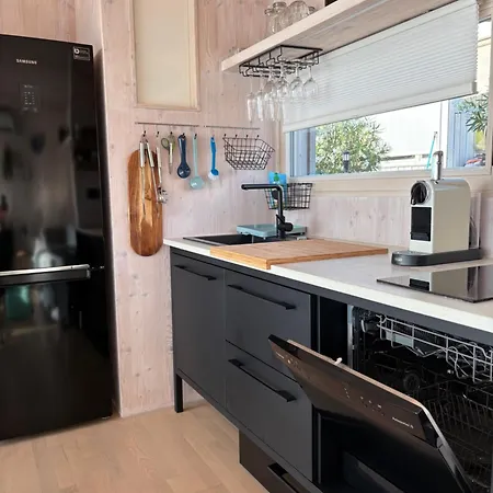 Beachvilla Haus 24 * Pakoštane